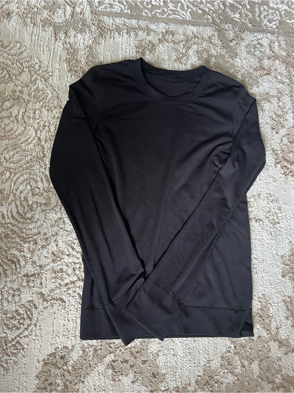 lululemon athletica Black Women's Long-Sleeve Tee